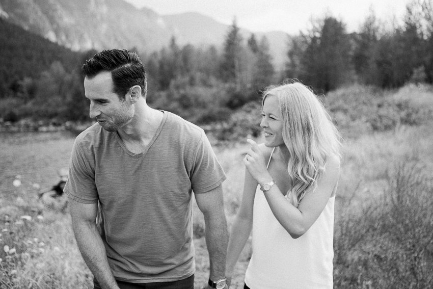 Hood River Columbia Gorge Engagement Photography Cayly and Ryan